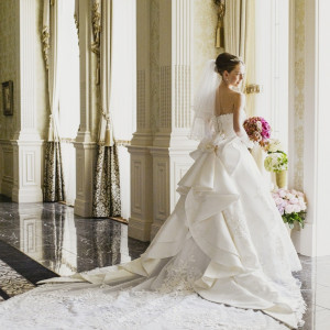 後ろ姿が美しいドレス|Wedding of Legend GLASTONIA  - グラストニア -の写真(639427)