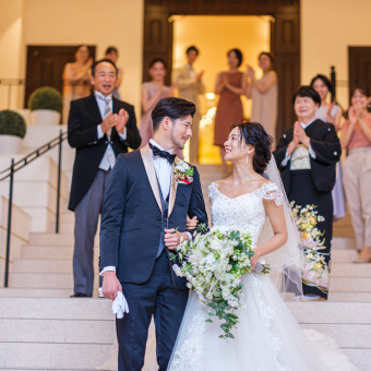 親しい友人だけとの会食スタイル結婚式も