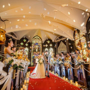 セント・ラファエロチャペル御堂筋