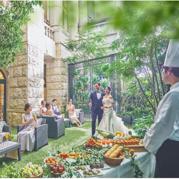 スワロフスキーシャンデリアが煌めく上質空間