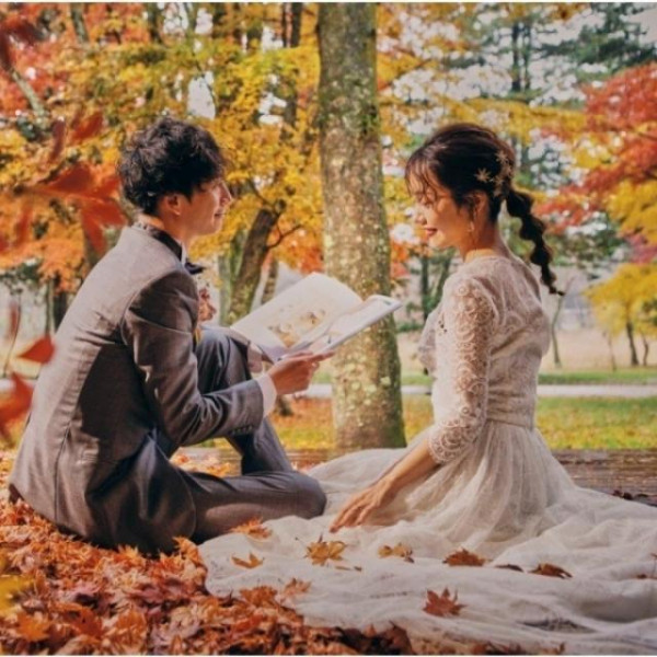 100万坪の広大な敷地で美しい紅葉に囲まれるウエディング。