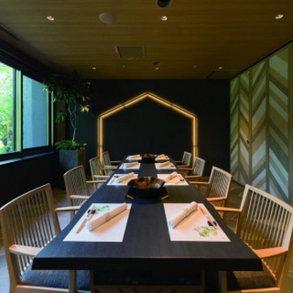 本プラン以外にもレストランでも会食も承っております。