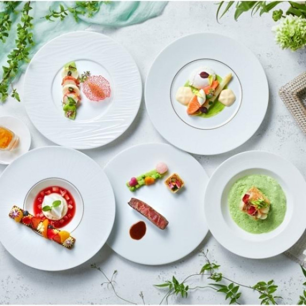 料理＆ドリンク15％OFF
信州の食をふんだんに使用し、四季をイメージして創りあげたシーズナルコース