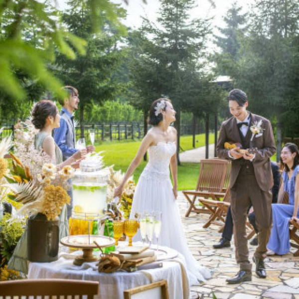 デリシュタール限定で披露宴前にゲストと食前酒を楽しむアペリティフパーティーが可能！
