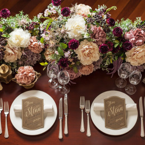 テーブルコーディネートは装花、クロス、ペーパーアイテムであなた好みにアレンジ可能|ララマリーの写真(40092074)