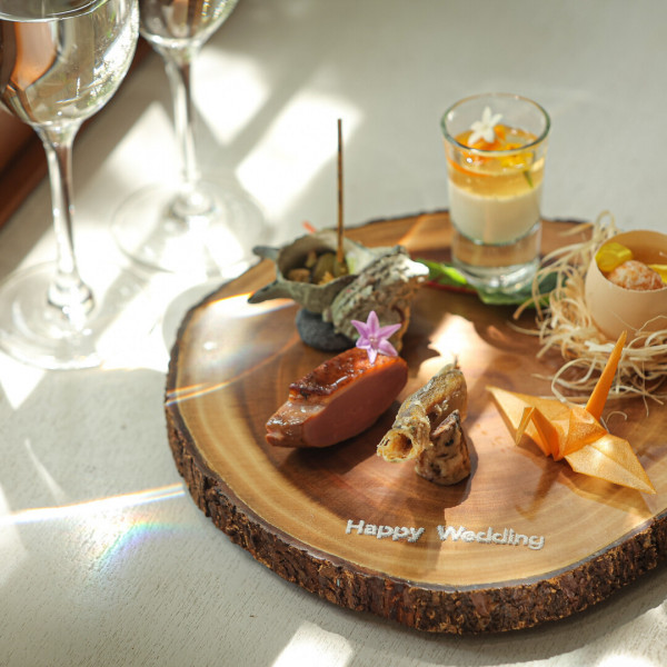 披露宴と同じ本格フレンチを、大切な方とゆっくり味わえます