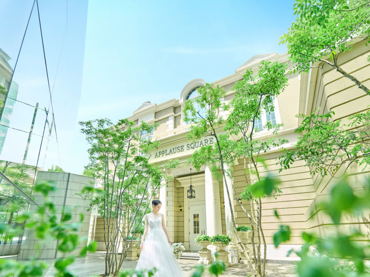 一軒家貸切会場でゲストとアットホームな結婚式