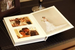 大切な写真はアルバムに|ベイサイド迎賓館(松山)/テイクアンドギヴ・ニーズウェディングの写真(661072)