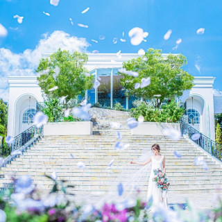 公式HP【平日イチオシ花嫁体験】憧れ大階段×絶景挙式体験&ドレス優待