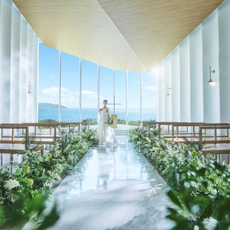 ふたりとゲストの距離が近いチャペル