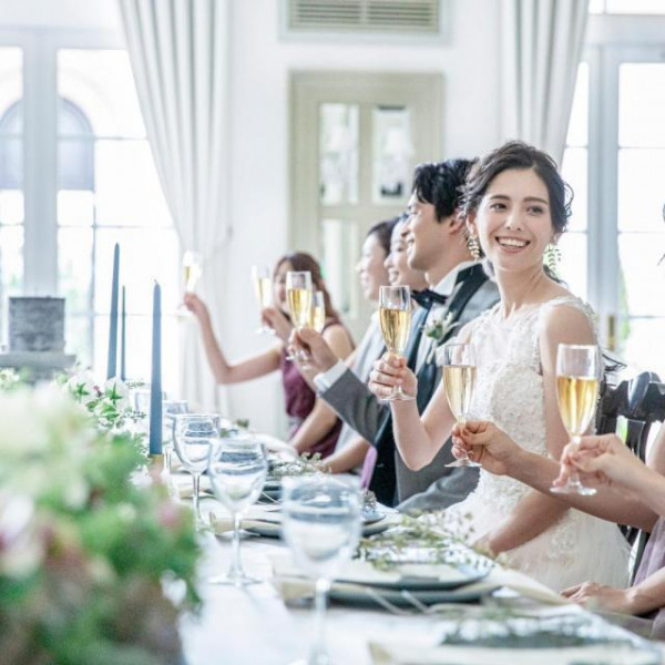 披露宴会場はプール付きガーデンとひとつづき