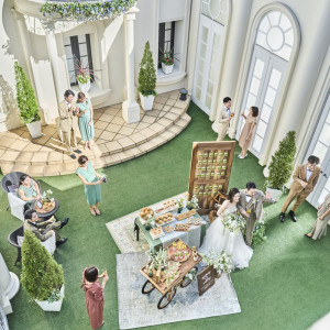 オシャレに、自由に楽しむガーデンパーティ|アーセンティア迎賓館（静岡）/テイクアンドギヴ・ニーズウェディングの写真(51592981)