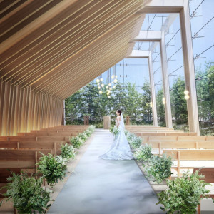 見上げるほどの高さに息をのむ壮麗なチャペル|表参道TERRACE/テイクアンドギヴ・ニーズウェディングの写真(52473617)