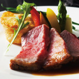 シェフご自慢のお肉料理!!