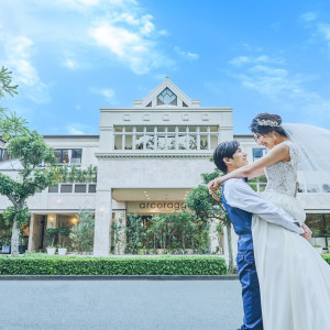 青空の下でのアフターセレモニーはとってもお勧め！|アルコラッジョ(arcoraggio) マリエールの写真(26442137)