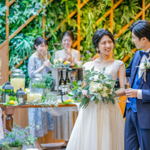 ゲストとの会話も大切にしながら結婚式をしたい！テーブルラウンドで1卓ずつ回って、思い出を語り合いながら楽しく過ごそう。|アルコラッジョ(arcoraggio) マリエールの写真(26441838)