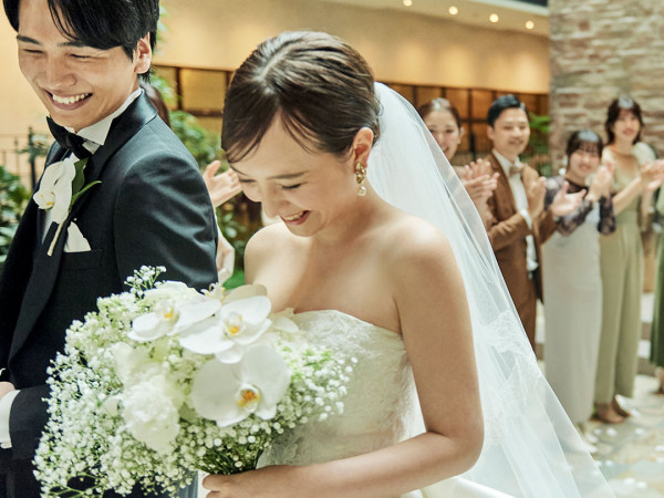 結婚式のために創られたホテルで
二人の想いとゲストを満たす
心を尽くしたおもてなし