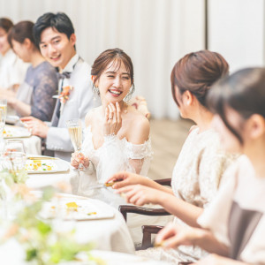 少人数専用会場は2つあり、ガーデン付の開放感溢れる会場と、食事と会話をしっかり楽しむ個室からセレクト可能|南蔵王・聖ペトロ教会の写真(53487467)