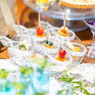 パーティ前には、ピンチョスの用意も。緊張が解けた状態でパーティが始まる