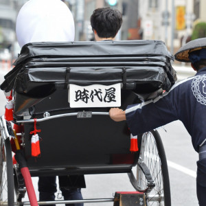 ご希望によっては人力車の手配も致します。|湯島天神の写真(1194249)
