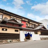 老舗料亭を改装した川地家は趣ある外観も特徴です