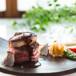【国産牛フィレ肉フォアグラ添え】【オマール海老のグリエ】などの豪華無料試食をご用意
