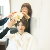 専属のスタイリストが「なりたい花嫁」を叶える、流行や好みからヘアメイクのリハーサルが可能です
