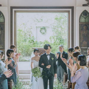 ゲストの距離が近いから肩肘張らず等身大の挙式も|MAXI MANIS（マキシマニス）の写真(53035393)