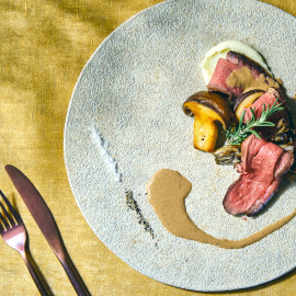 【1日体験型フェア】国産牛コース試食&衣裳1着無料など5大特典