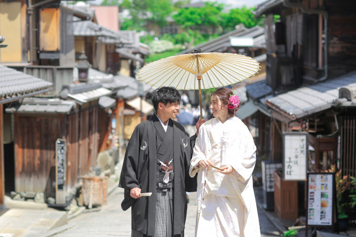 ＜ 京都ならでは ＞ 歴史感じる街並みは、「やっぱり」和装や和小物との相性がバツグンです！