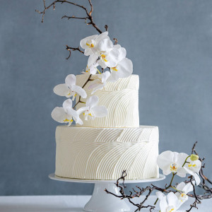 和モダンな雰囲気のコーディネートにも相性の良いテイストのケーキです|ノートルダムマリノア/FIVESTAR WEDDINGの写真(54949537)