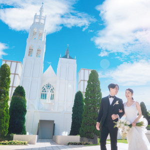 Villa 2ndのガーデンでは大聖堂を正面に望むことができます|ノートルダムマリノア/FIVESTAR WEDDINGの写真(39386387)