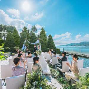 陽光と海風が祝福する、青空の下の誓いの瞬間|ノートルダムマリノア/FIVESTAR WEDDINGの写真(54925682)