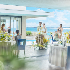 海と空の鮮やかさも味わえる、ひと味違うウエディングスタイルを堪能|ノートルダムマリノア/FIVESTAR WEDDINGの写真(54924142)