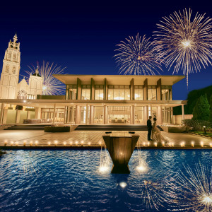 一瞬の輝きが、永遠の記憶に変わる。マリノアの夜を彩る祝福の花火。|ノートルダムマリノア/FIVESTAR WEDDINGの写真(54926045)