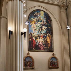 ルーベンスが描く聖母と天使たちの優雅な姿。その柔らかな光が、ふたりの誓いを照らします。|ノートルダムマリノア/FIVESTAR WEDDINGの写真(54918681)