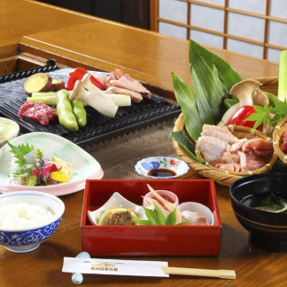 旅籠の囲炉裏料理が楽しめる!【ランチ付き相談・見学会】