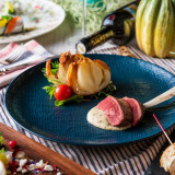 厳選した季節の食材を使い、シェフが腕を振るう料理の数々。