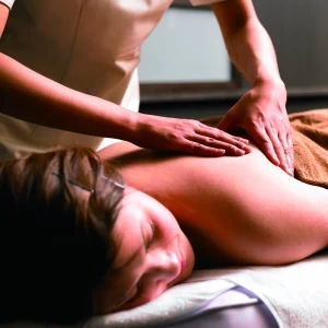 ドレスが映えるように、背中のラインを中心にボディトリートメント|オリエンタルホテル 神戸・旧居留地の写真(1125164)
