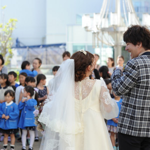 園児さんとのフォトタイムもできる広々としたガーデン|ホテルアークリッシュ豊橋の写真(54032175)