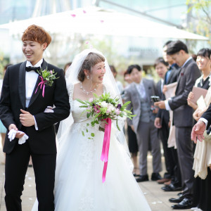 花びらに包まれるフラワーシャワー|ホテルアークリッシュ豊橋の写真(54032174)