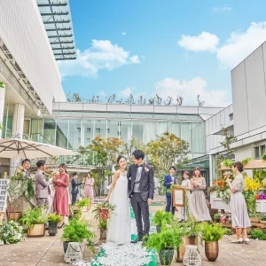 晴れやかな空のもと、ゲストの皆様と一緒にセレモニーを|ホテルアークリッシュ豊橋の写真(28610257)
