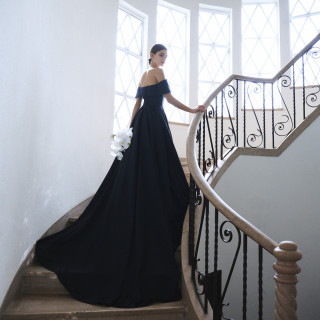 【TAKAMI BRIDAL】ブラックのカラードレスは、そのカッコよさに目を奪われます…