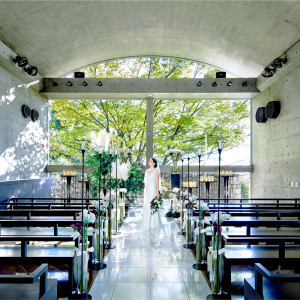 シンボルツリーが輝く洗練されたチャペル|ザ・ヒルサイド神戸の写真(32854162)
