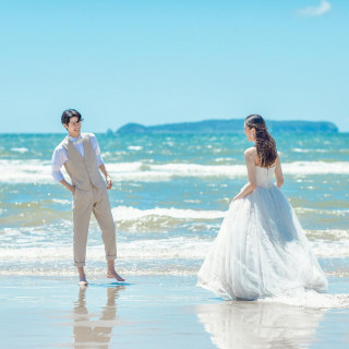 【衣裳特典】ウェディングドレス・タキシードのお衣裳代より36万円OFF!