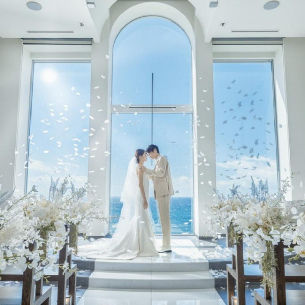 自慢の空海チャペルで理想のリゾートWEDDINGが叶います