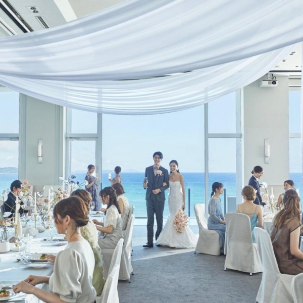 パノラマビューで見渡す海とその土地ならではの美食フルコースでわすれられない一日を