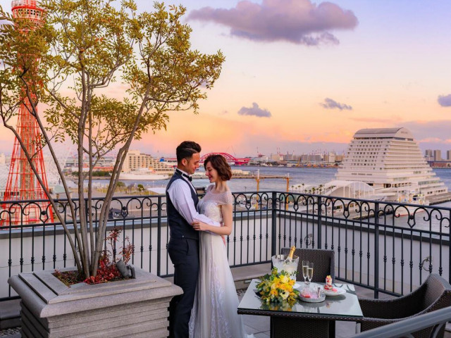 【1軒目会場見学】＜人気のアフタヌーンティー＞ペア招待券プレゼント