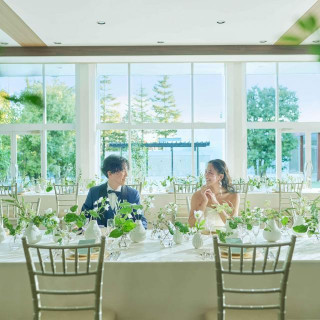 神前式後にナチュラルな会場で会食も