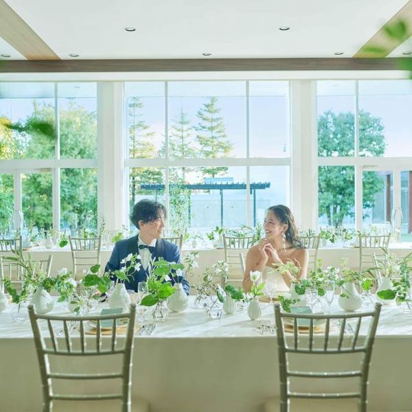 神前式後にナチュラルな会場で会食も